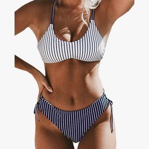 CUPSHE Striped bikini with reversible bottoms